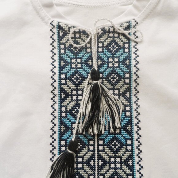 kids- Ukrainian Vyshyvanka Embroidered Blue and White Blouse size 2T, NEW - Picture 2 of 3
